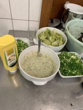 Der vegane Joghurt-Knoblauch-Kräuter-Dipp.