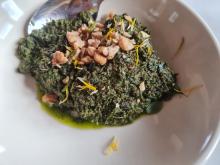 Walnuss-Wildkräuterpesto